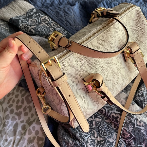 Michael Kors Grayson crossbody Satchel - Picture 7 of 14